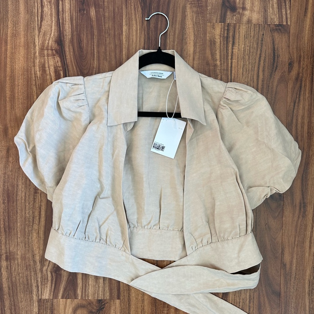 Brand new never worn. Linen wrap top from &Other Stories